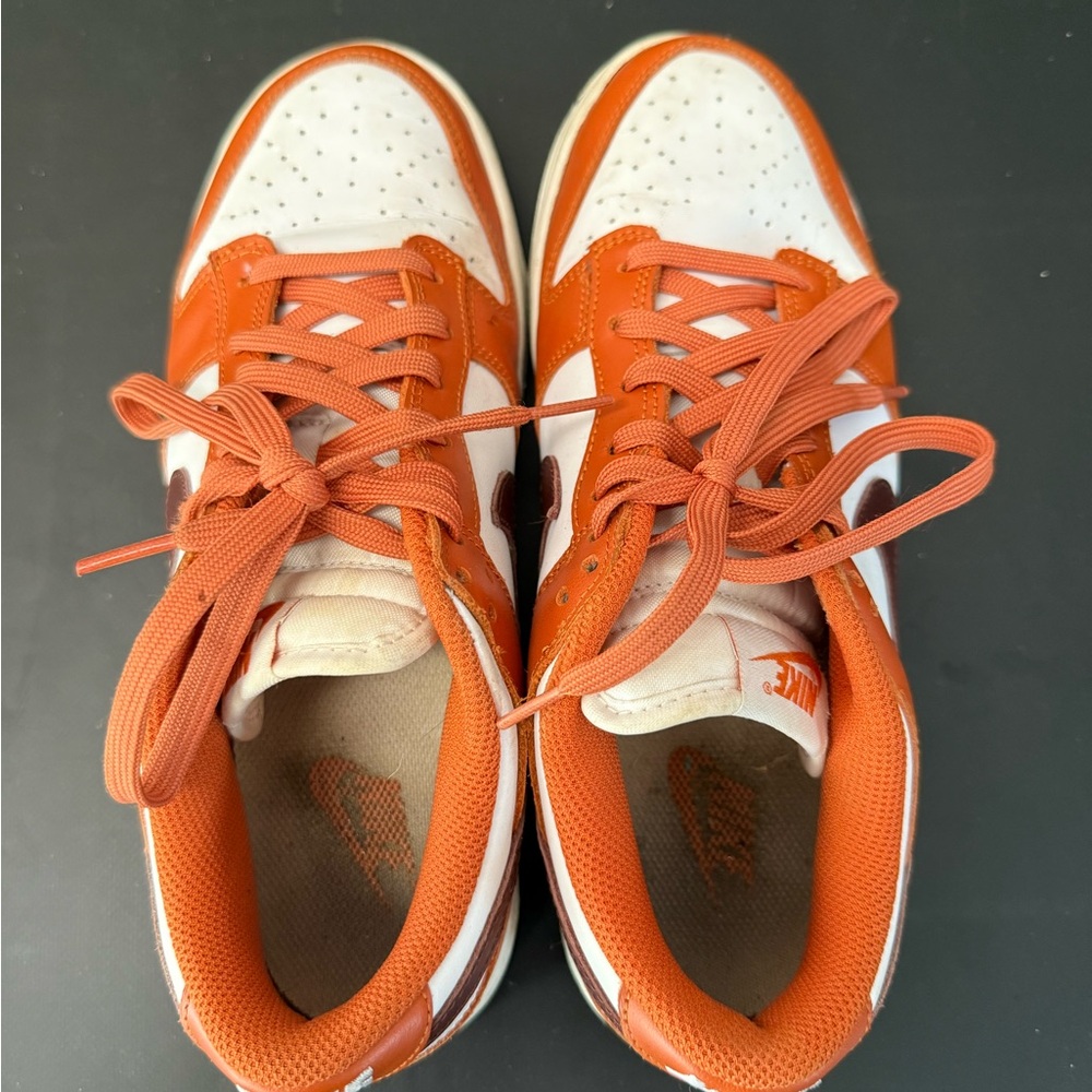 Women’s Nike Burnt Orange Dunks. Size 9. - Picture 2 of 4